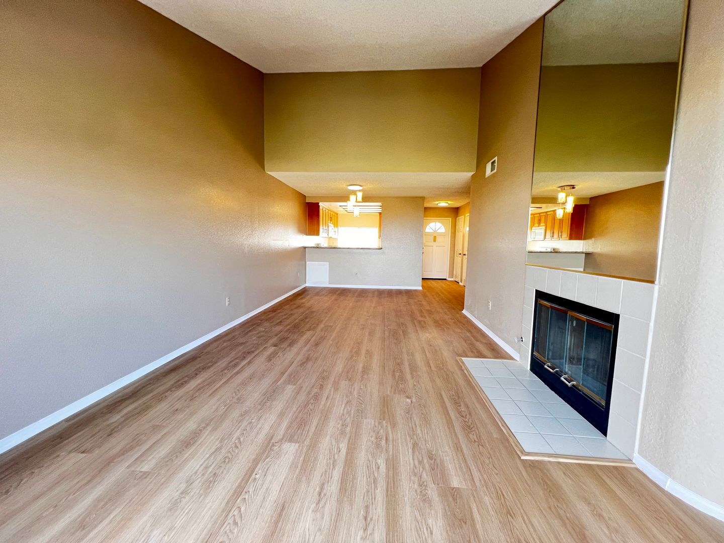 San Pedro House: 1424 Brett Place #352