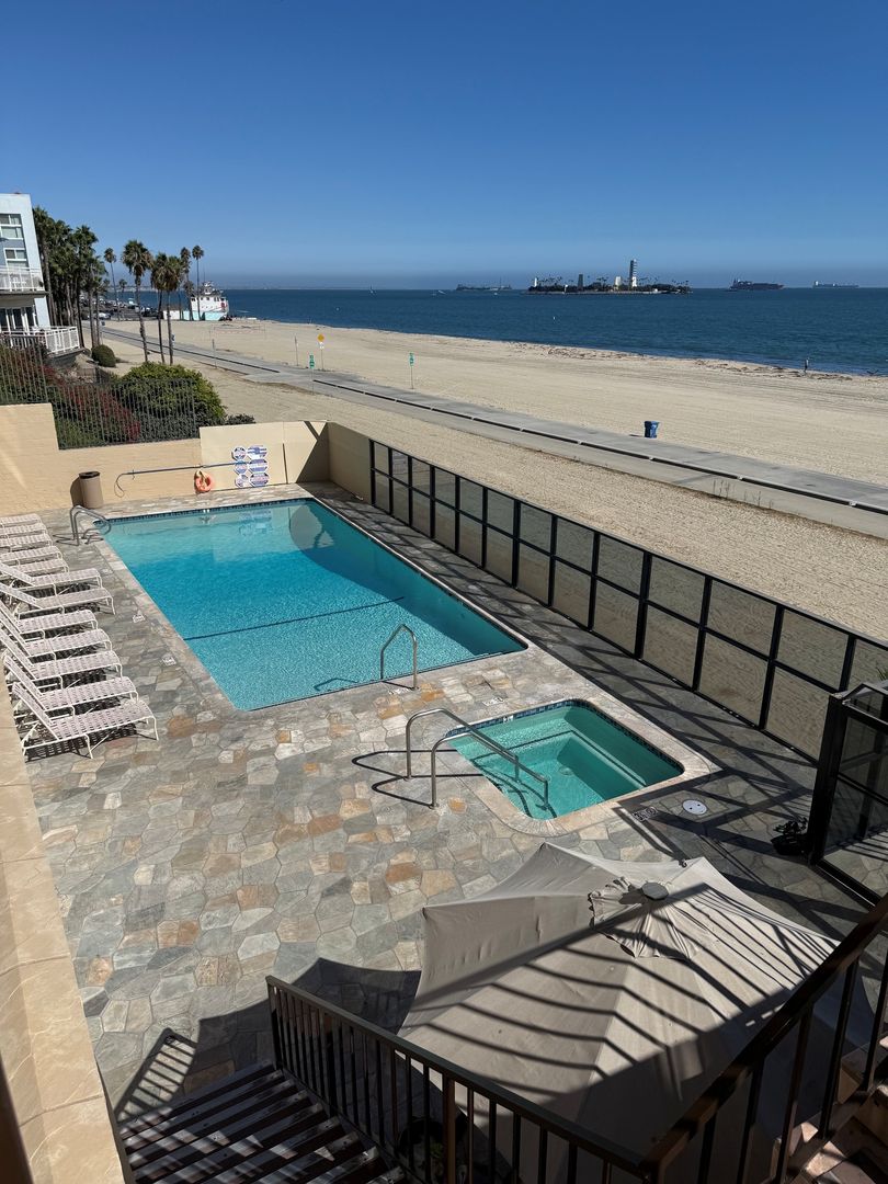 Long Beach Condo: 1750 E.Ocean #303