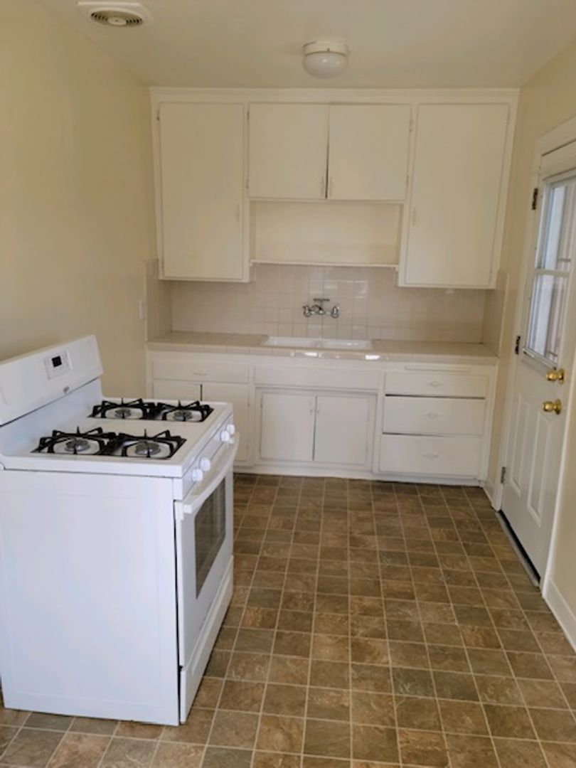 Compton House: 207 W Indigo Street, Unit A