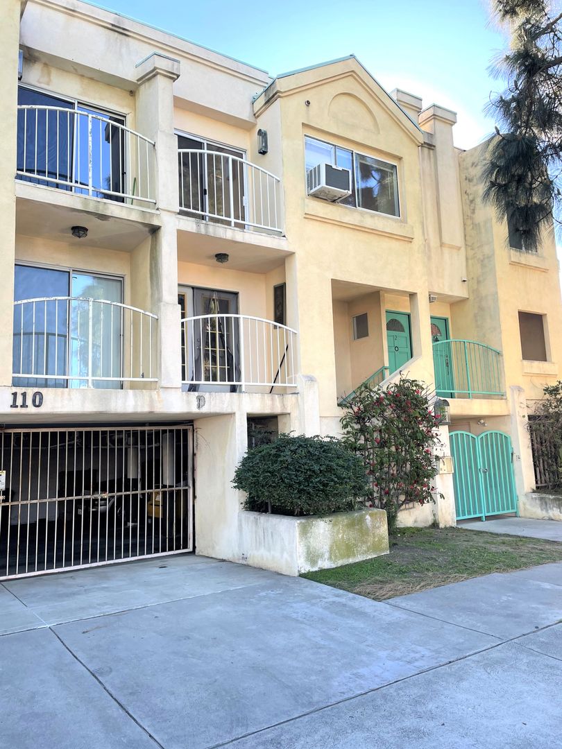 San Pedro Apartment: 110 North Marshall Court #2