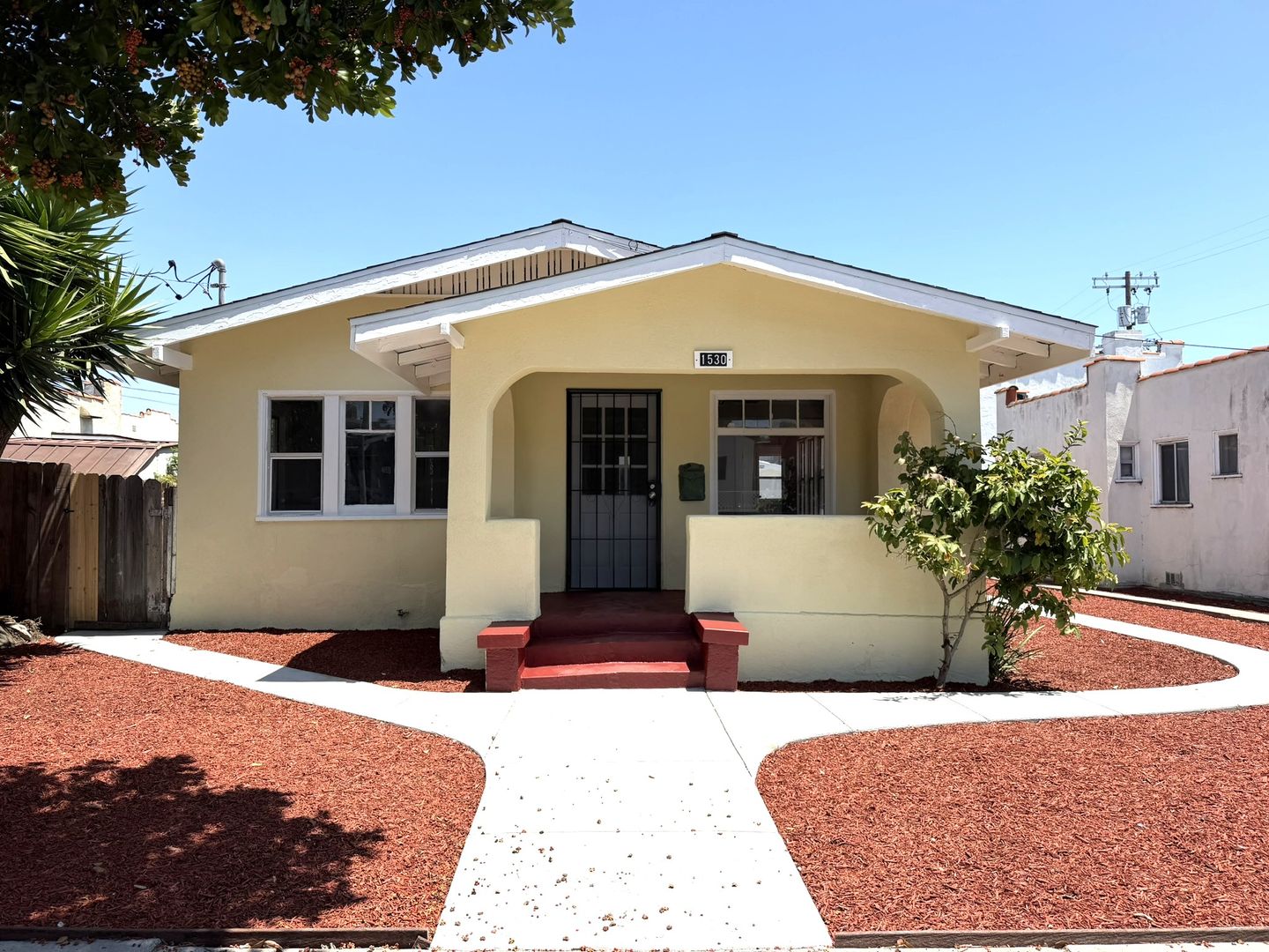 San Pedro Apartment: 1530 & 1532 South Gaffey Street
