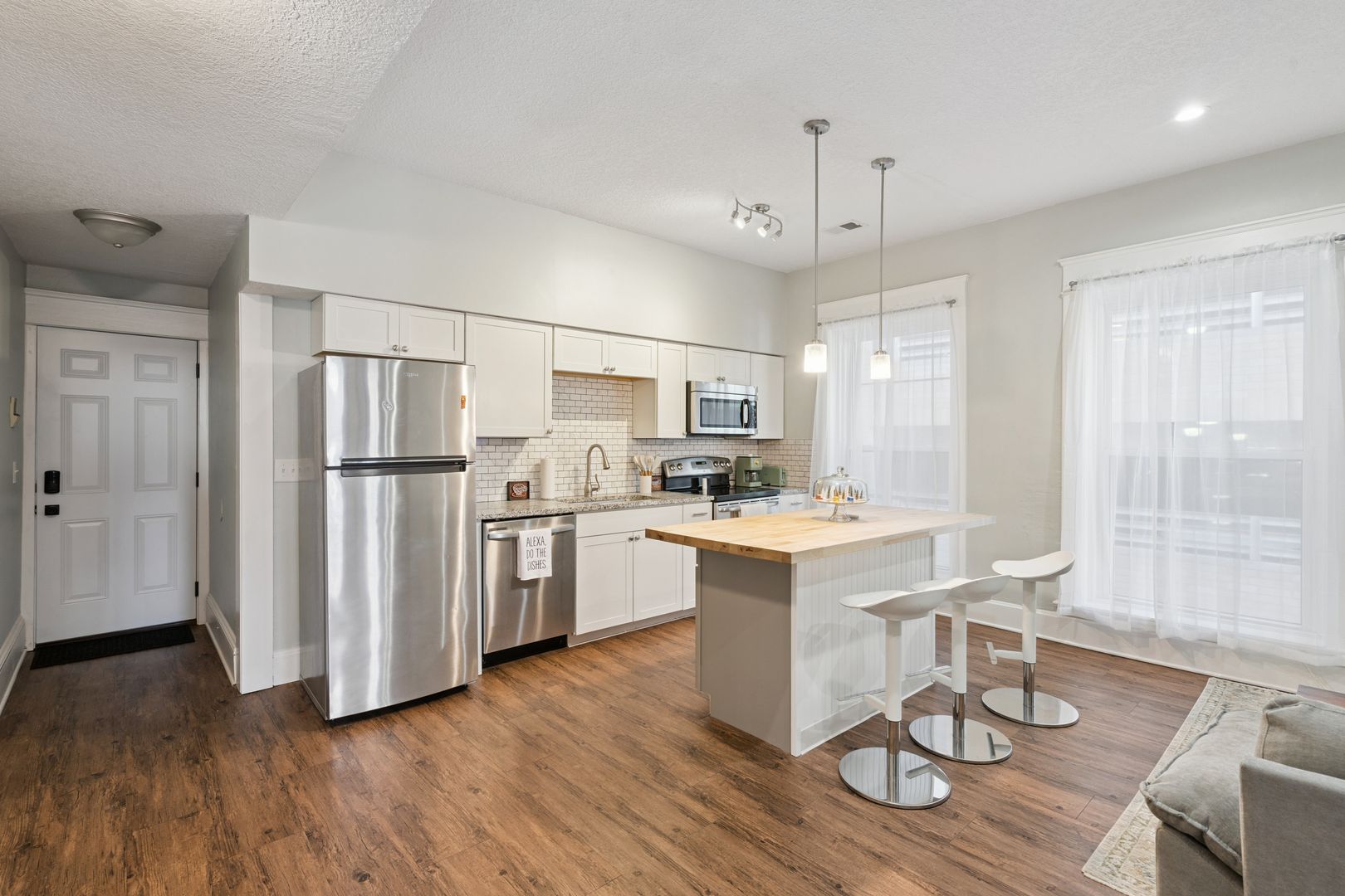 Davenport Apartment: 217 Brady St