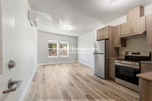 Brand New 2 Bedroom Steps Away from Multnomah Village + Move in Special! – photo 1