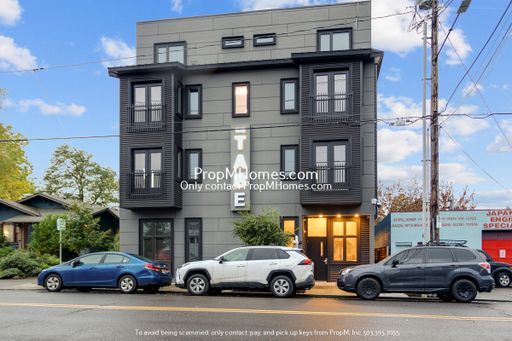 Modern Two-Story Living in SE with Quartz & Air Conditioning! – photo 1