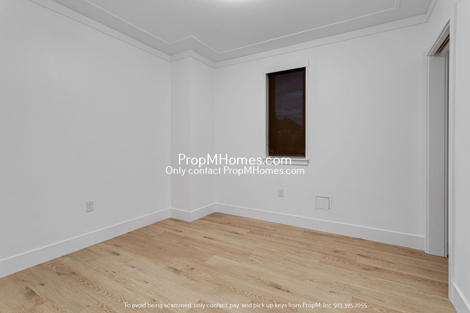 Updated Two Story Unit in SE – Quartz Counters + A/C! 9 of 12
