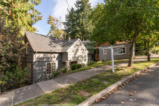 Spacious 3 Bedroom Home with Charm, Versatility, and Prime Location! – photo 1