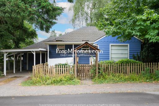 Charming 3-Bedroom Bungalow in the Heart of First Addition! – photo 1