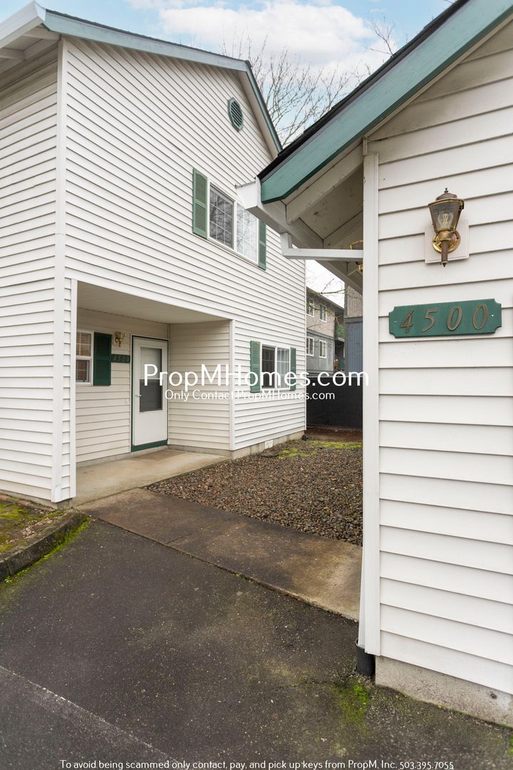 Milwaukie Condo: 4500 SE Roethe Road