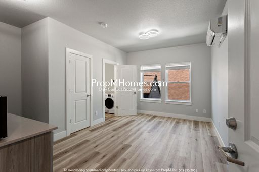 Brand New Studio Steps Away from Multnomah Village + Move in Special! – photo 1