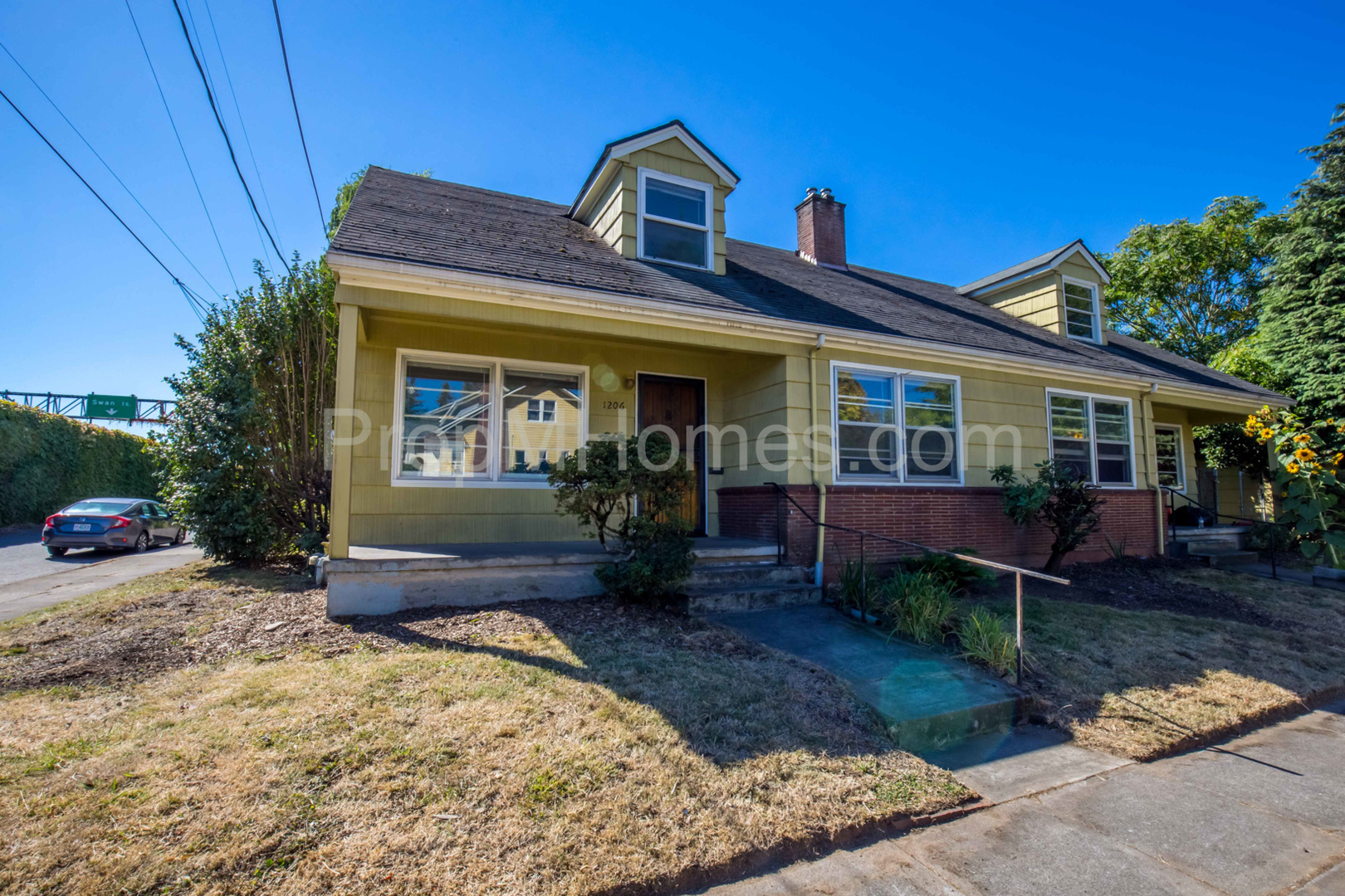 Portland Apartment: 1206 North Humboldt Street