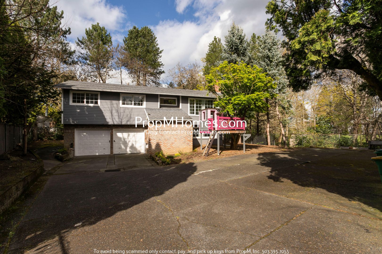 Troutdale House: 537 SW 19th Place