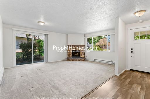 Updated Two Bedroom Duplex in Newberg!