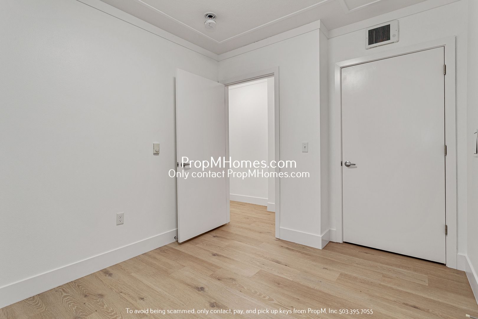 Updated Two Story Unit in SE – Quartz Counters + A/C! 12 of 12