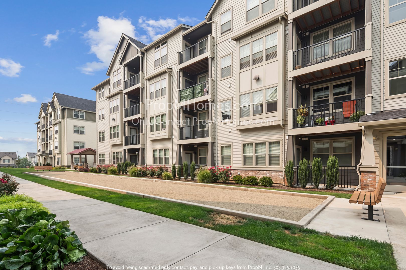 Beaverton House: 17149 SW Snowdale Street #G302