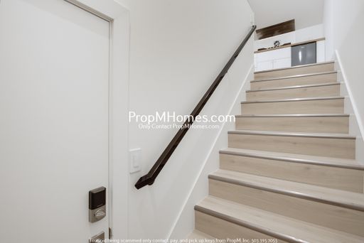 Updated Top Floor Studio Unit! – photo 1