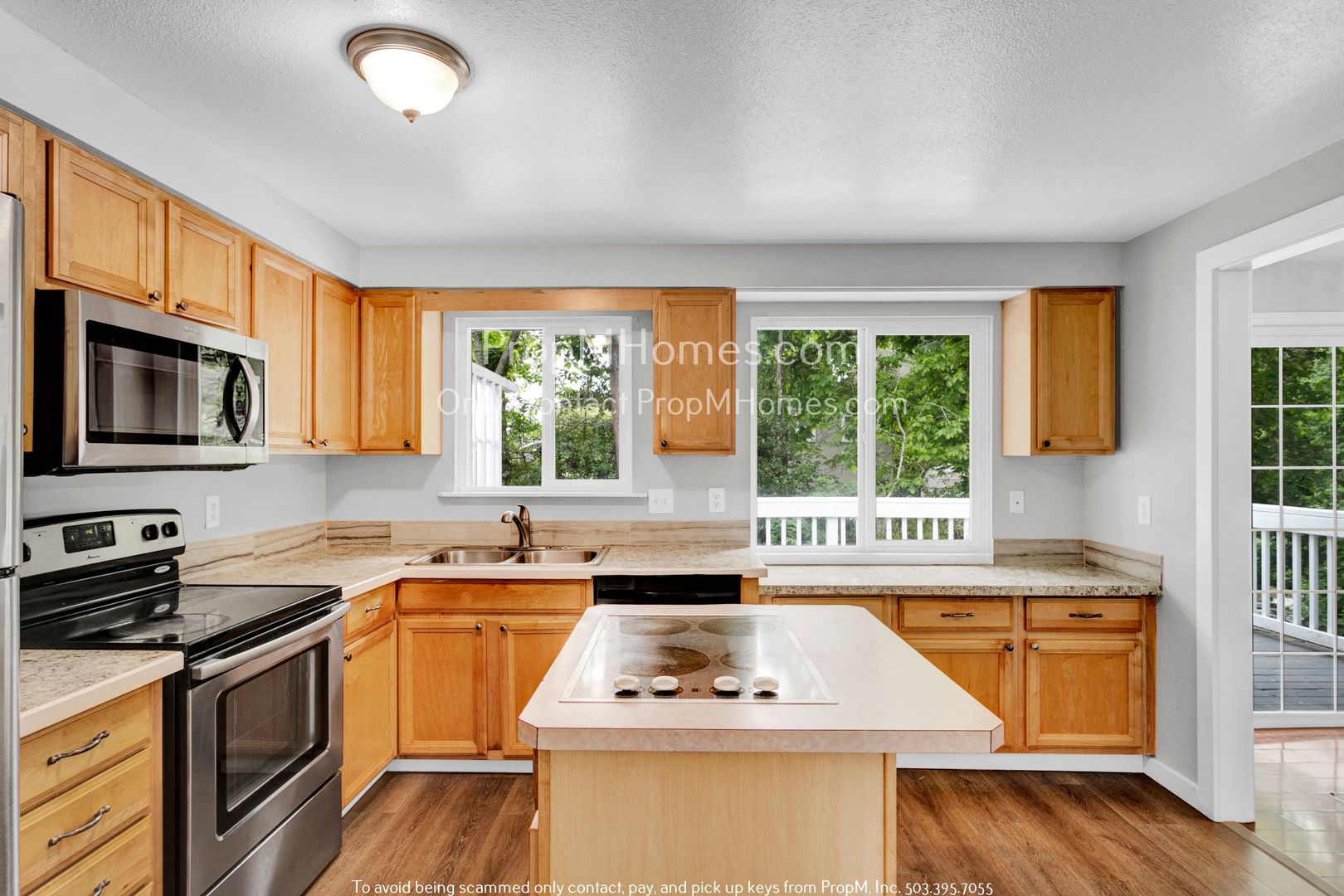 Troutdale House: 537 SW 19th Place