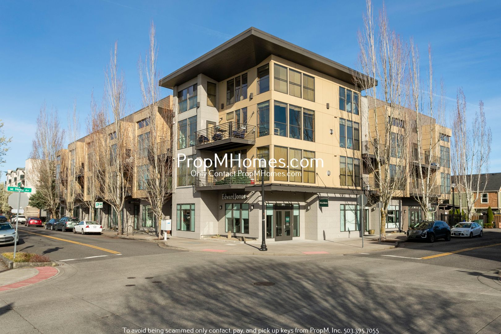 Gresham Apartment: 287 NE 3rd Street - 303