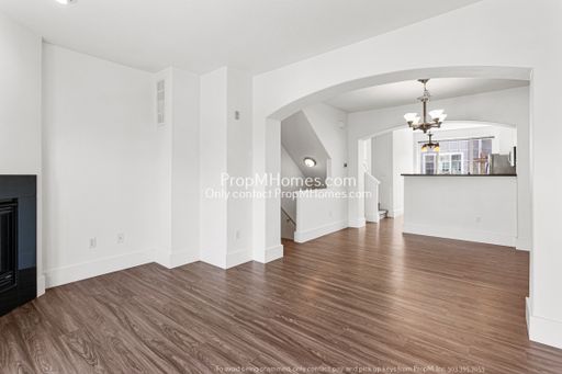Updated Two Bedroom Townhome in Cedar Mill! – photo 1