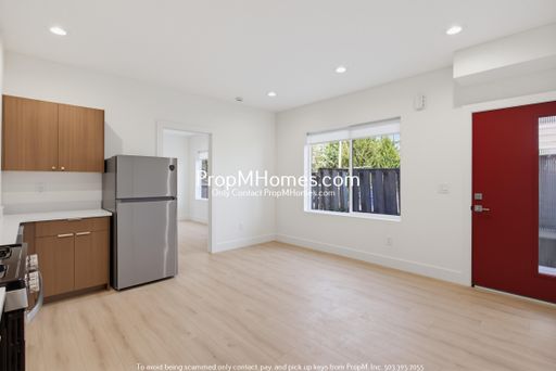 Updated Ground Floor One Bedroom Unit! – photo 1