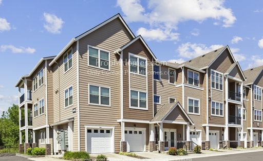 One Bedroom Condo in the Heart of North Bethany - Top Floor with Vaulted Ceilings! – photo 1