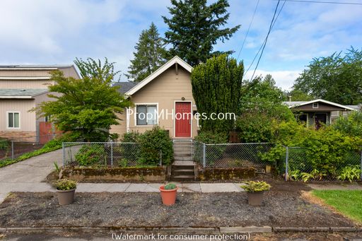 Charming One Bedroom Plus Office/Den In SE Portland! – photo 1