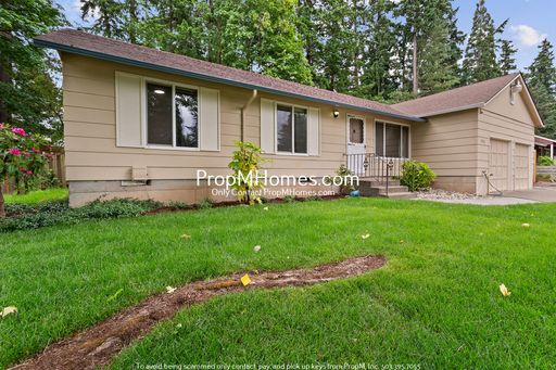 Updated 3 Bedroom Home in Aloha - Large Fenced Yard! – photo 1