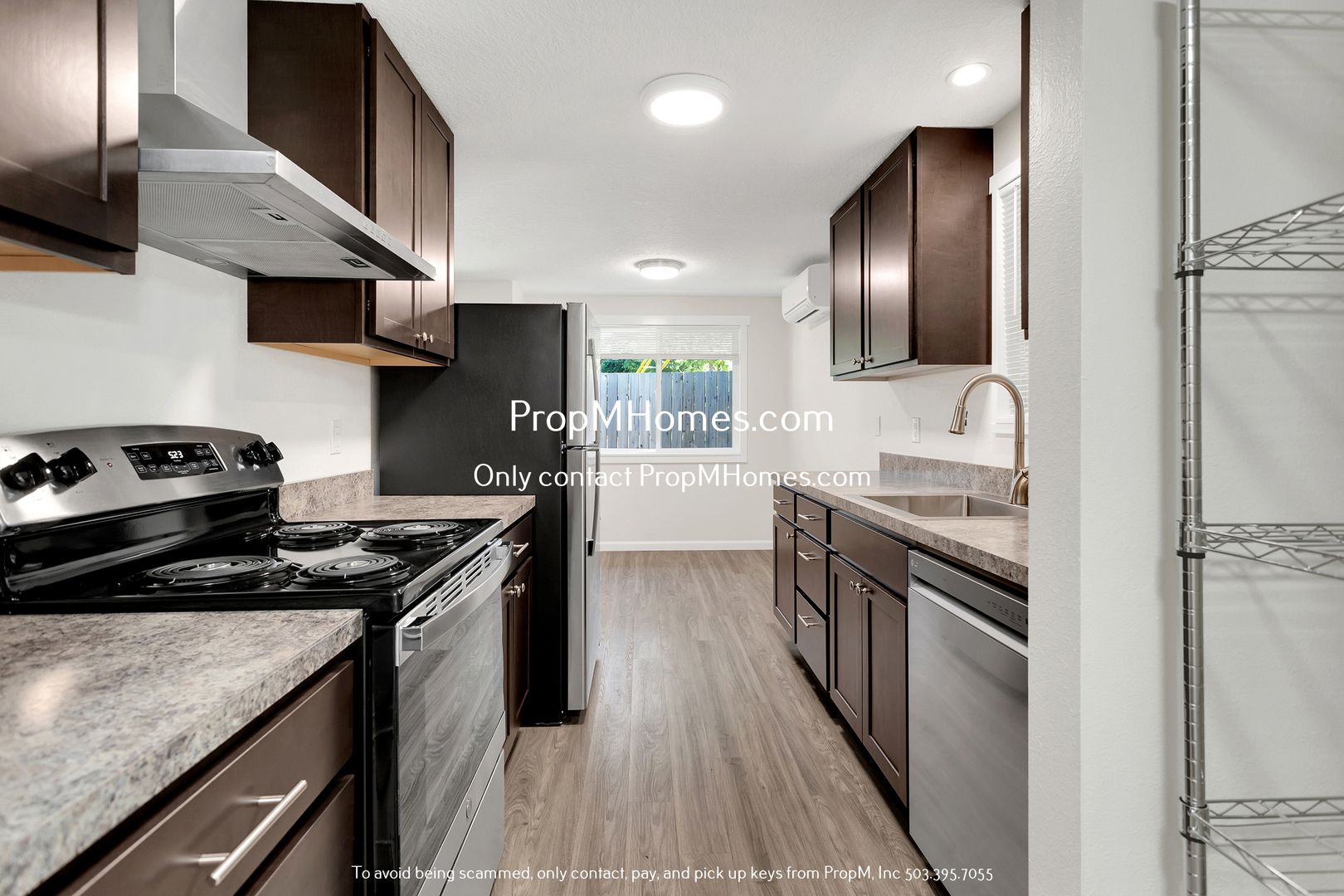 Beaverton Townhome: 6912 SW 104th Avenue