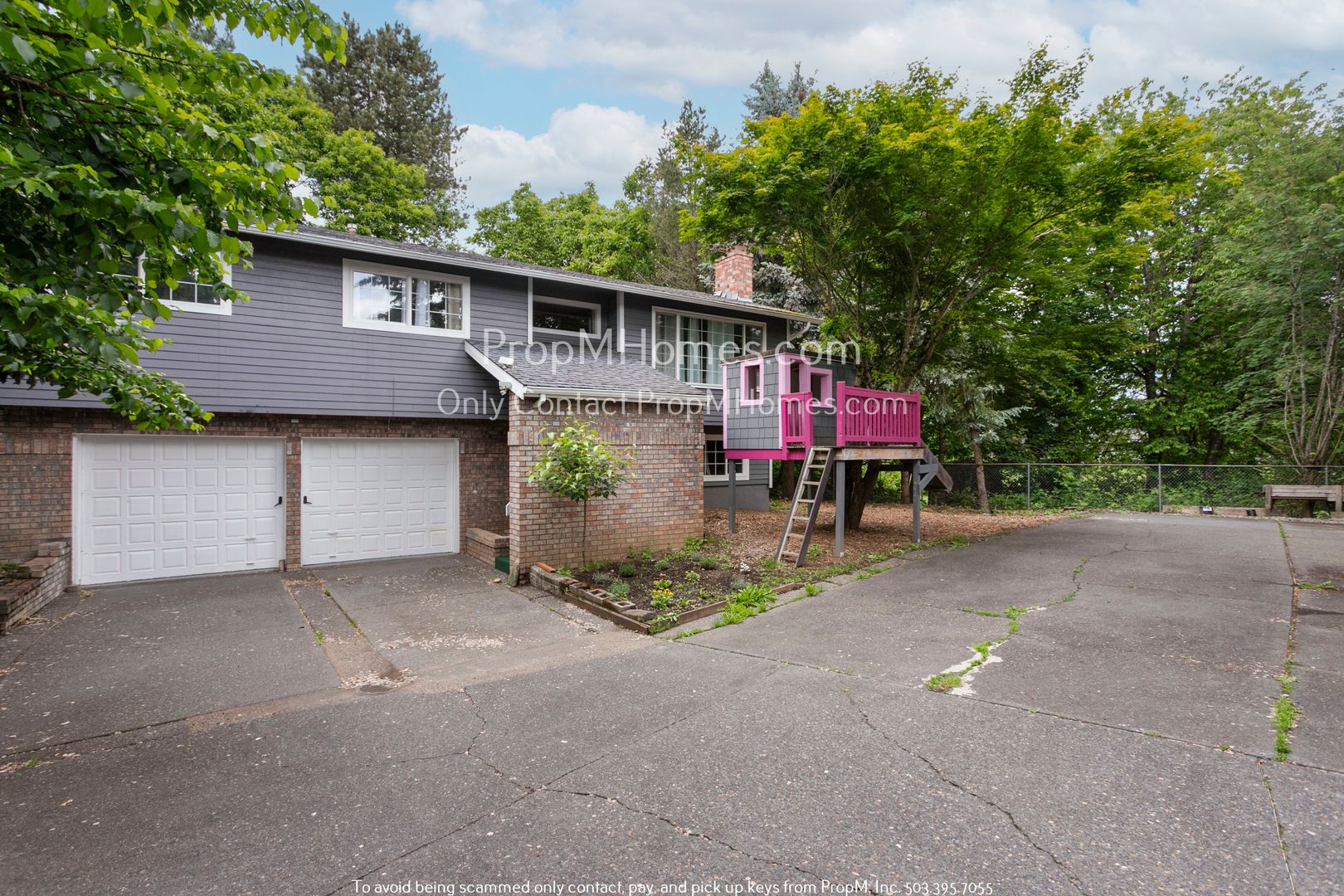 Troutdale House: 537 SW 19th Place