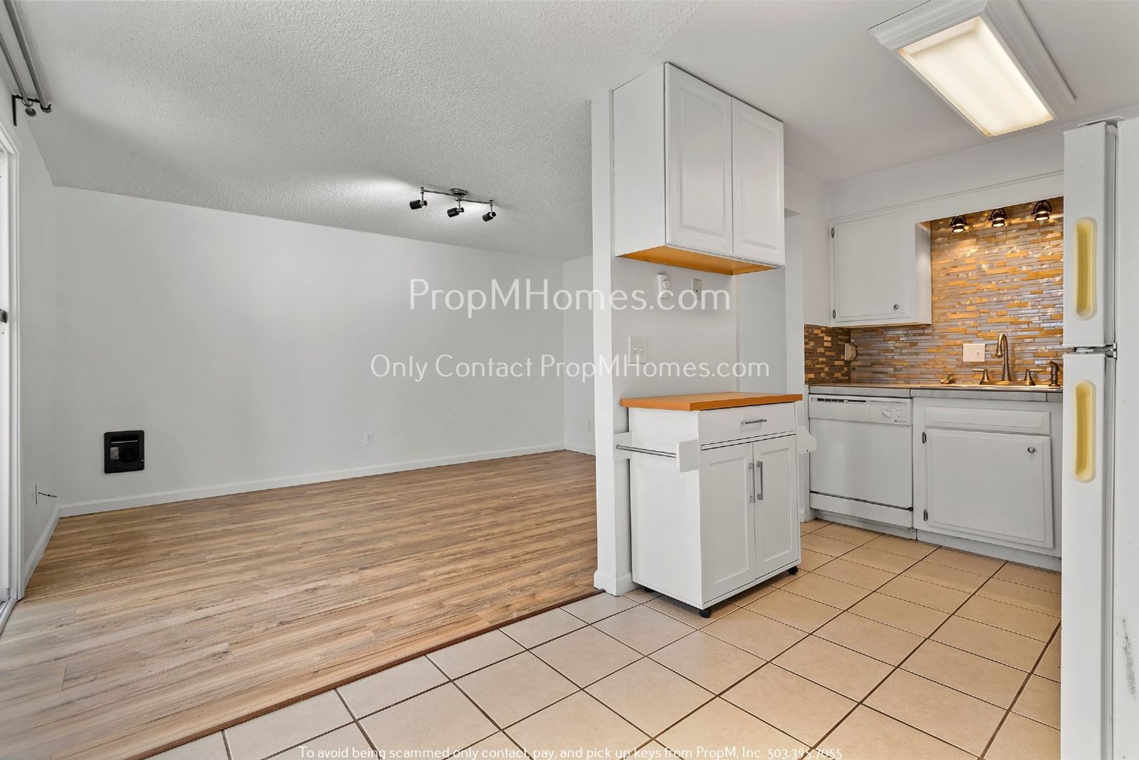 Oregon City Condo: 121 Molalla Avenue Unit 2