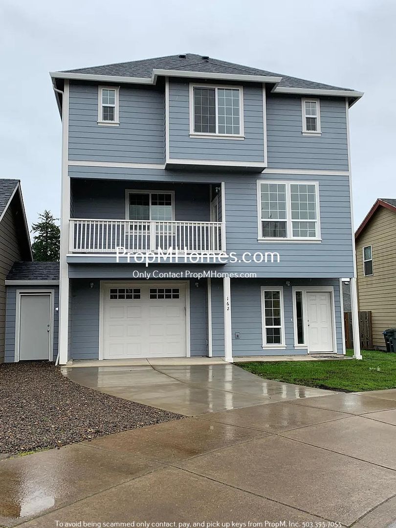 McMinville House: 162 American Drive