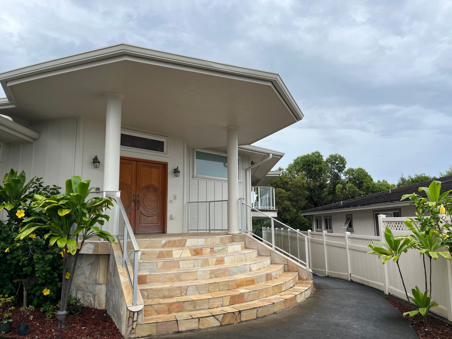 AIEA House: 98-861 KAAHELE STREET