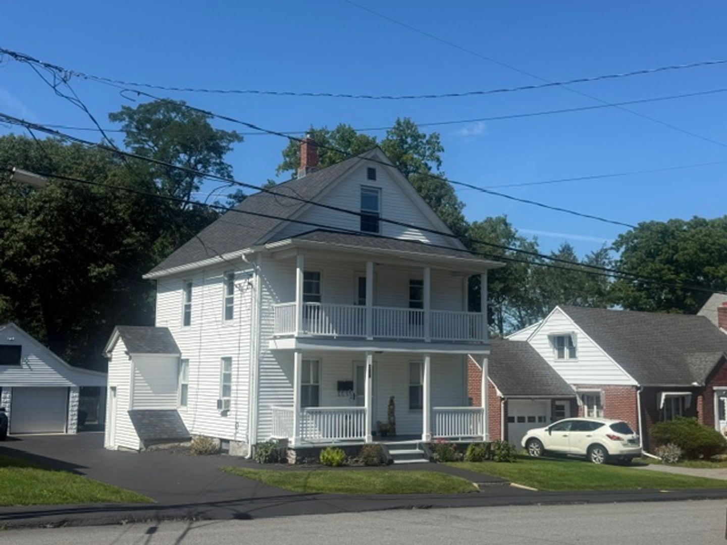 Torrington House: 280 Hillside Ave