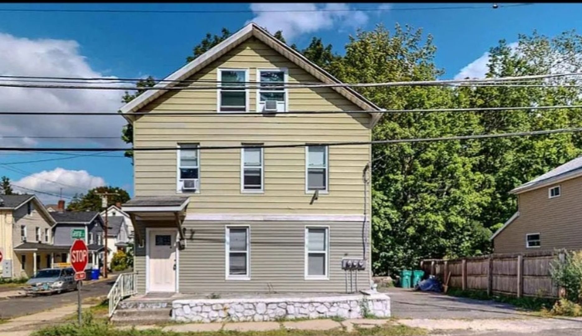 Danbury Apartment: 31 William Street