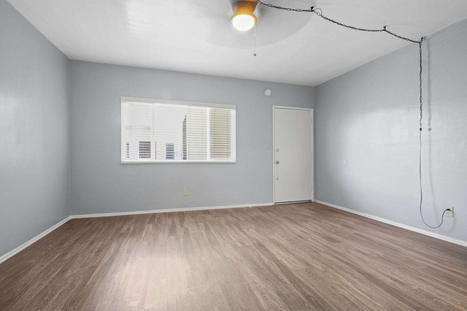 INGLEWOOD Apartment: 115 N OAK STREET