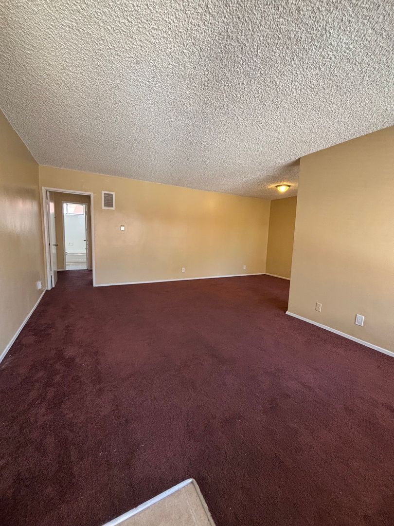 LOS ANGELES Apartment: 6015 10TH AVENUE