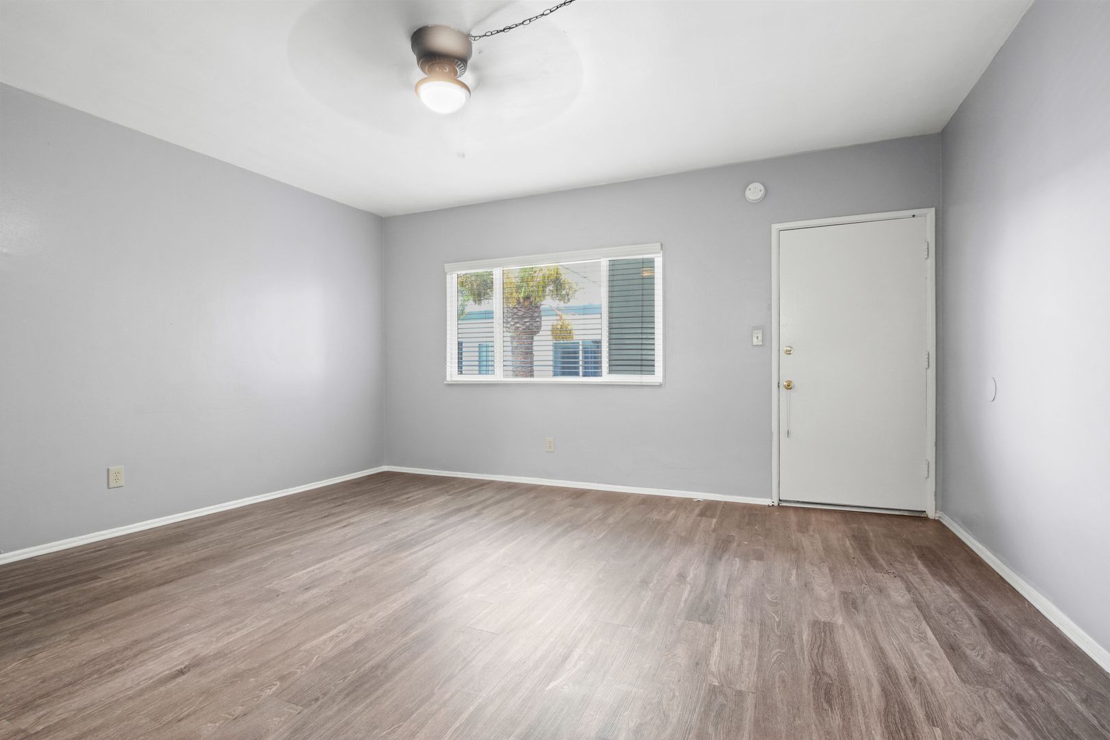 INGLEWOOD Apartment: 115 N OAK STREET