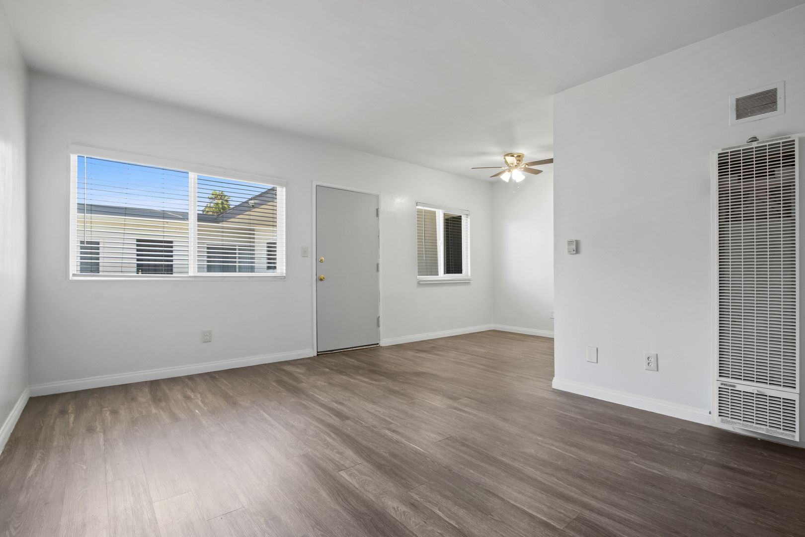 INGLEWOOD Apartment: 115 N OAK STREET