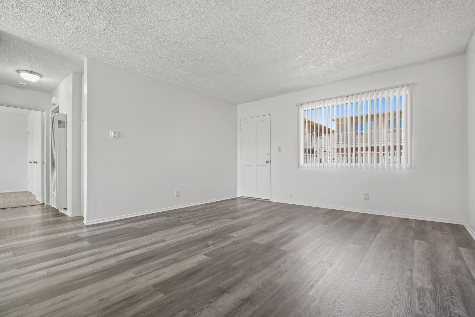 HAWTHORNE Apartment: 14108 DOTY AVENUE