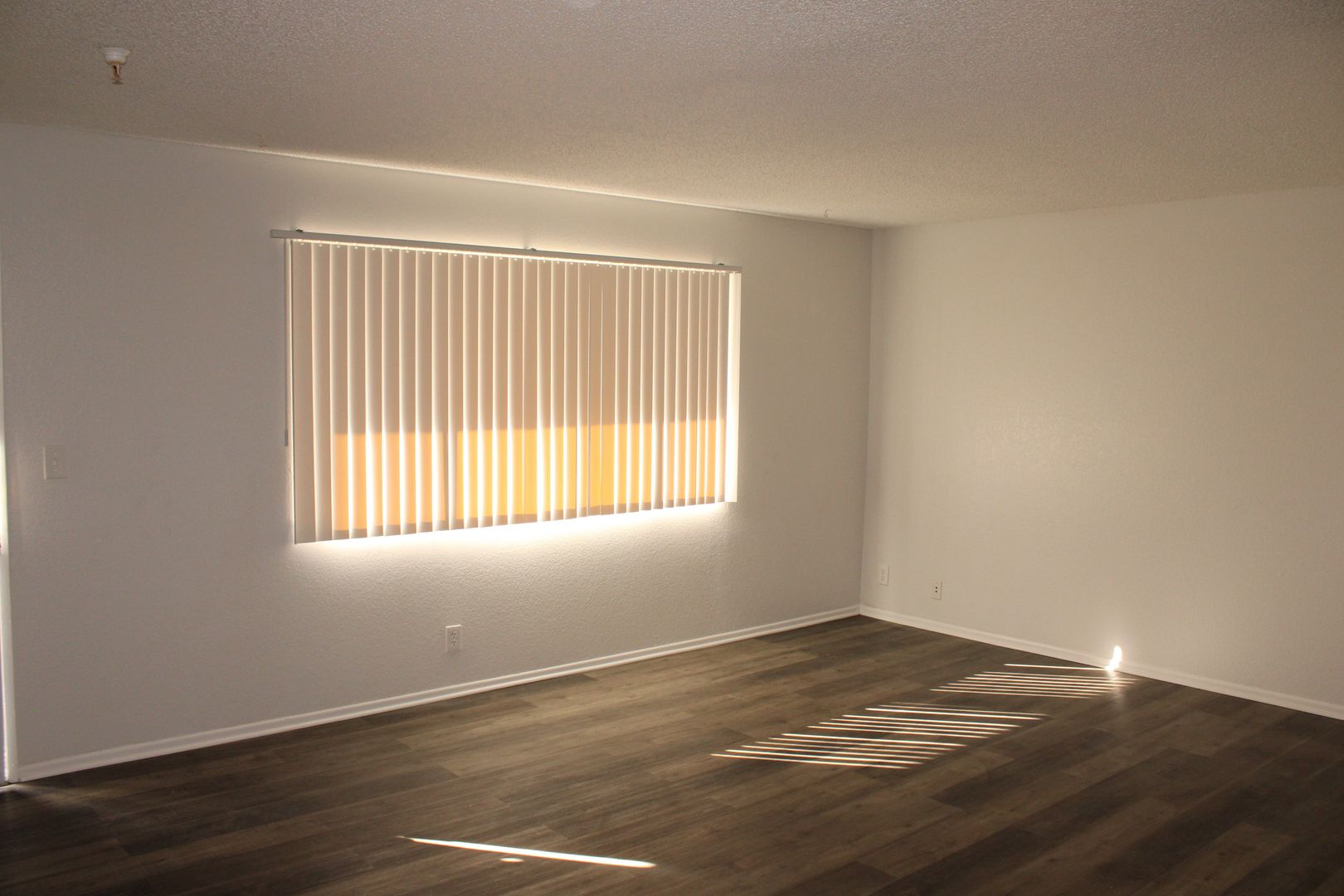 HAWTHORNE Apartment: 12100 BIRCH AVENUE