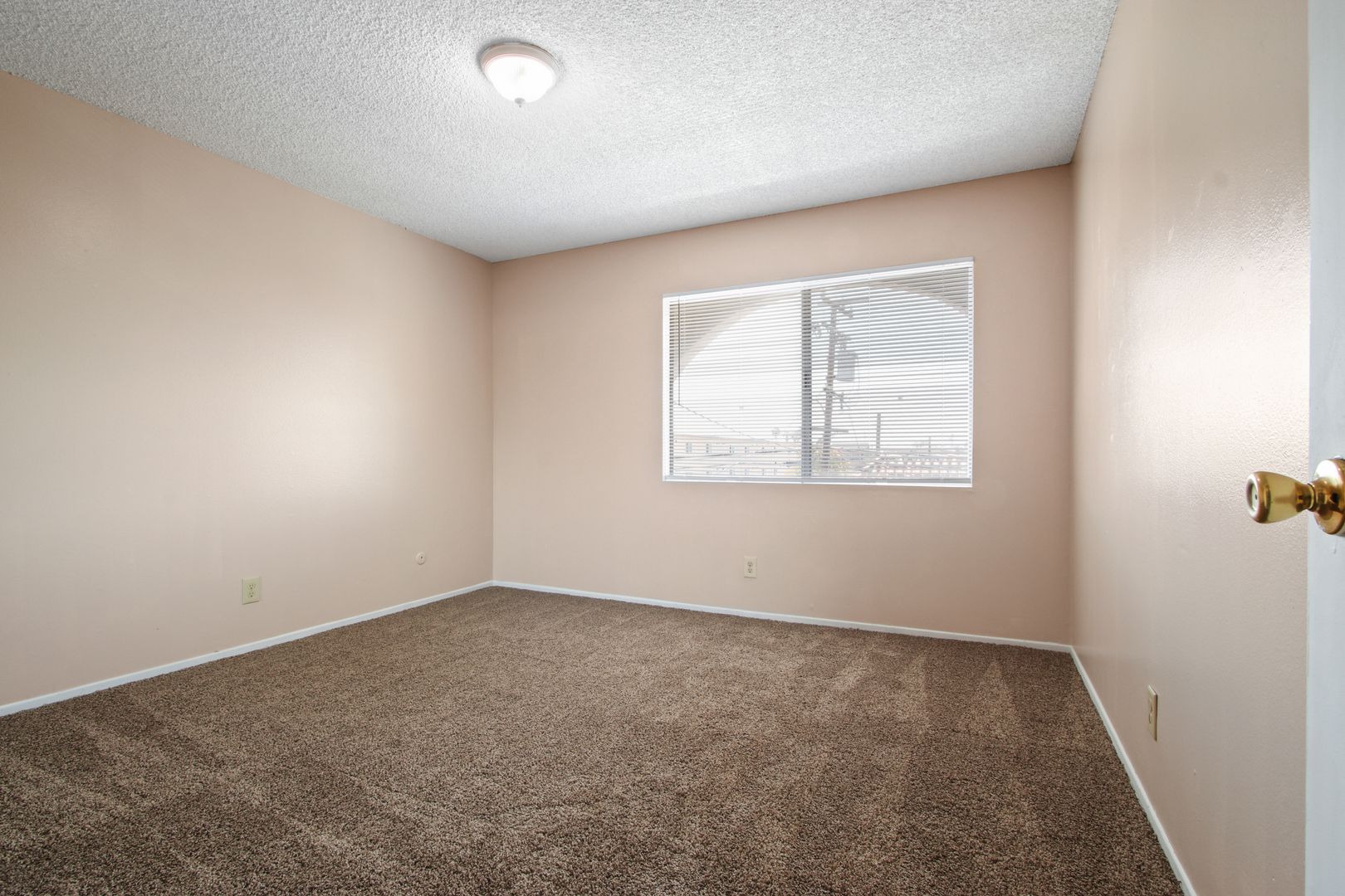 HAWTHORNE Apartment: 14108 DOTY AVENUE