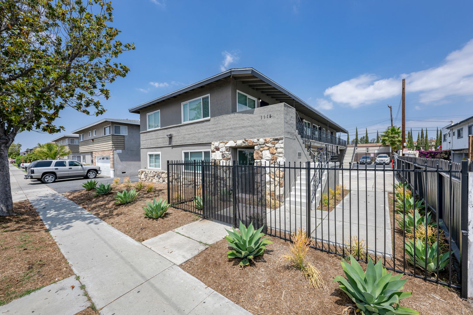 Anaheim Apartment: 1114 N Mayfair Ave