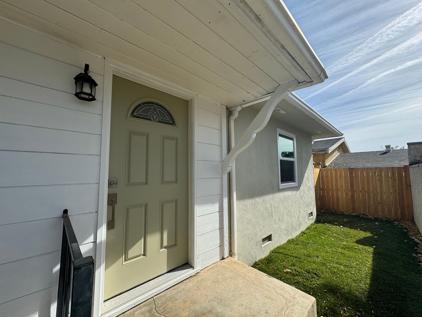 Pasadena House: 1520 Fair Oaks Ave