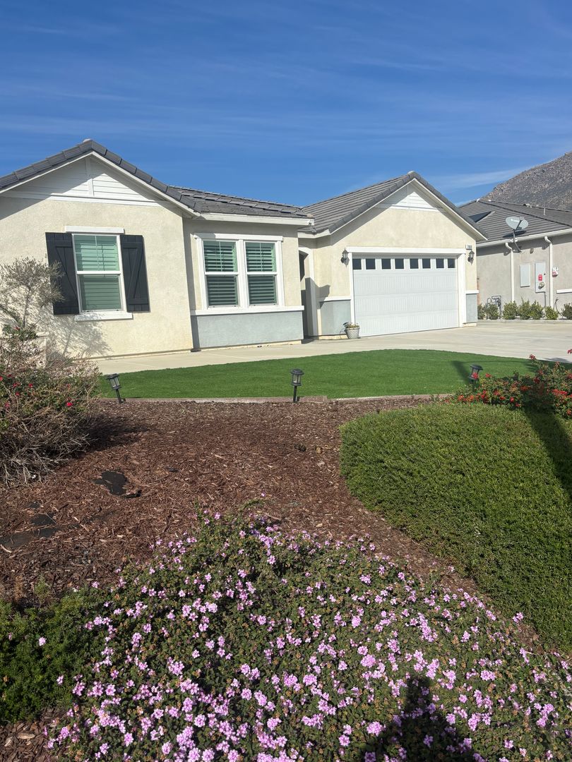 Riverside House: 7869 Boot Straps Ct