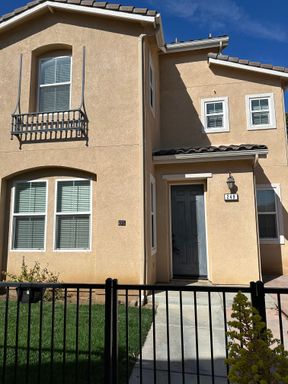 3 bed + Loft / 3.5 bath in Placentia, Orange County – photo 1