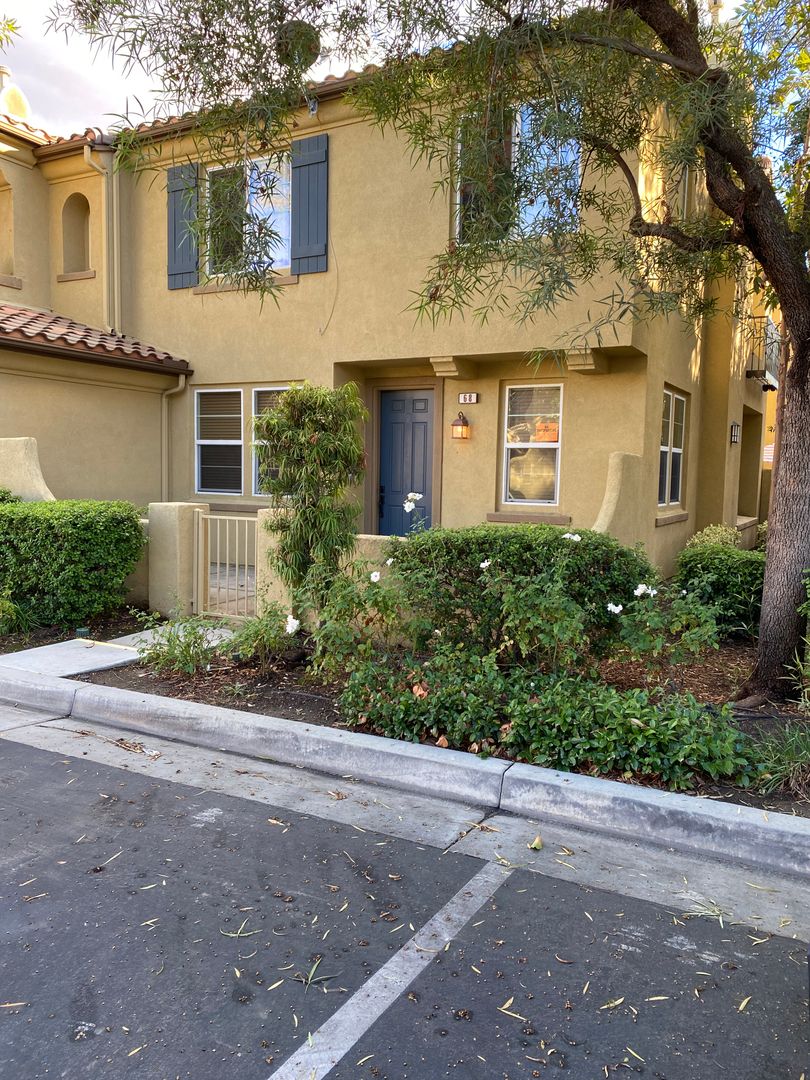 Murrieta House: 28285 Socorro St. #68