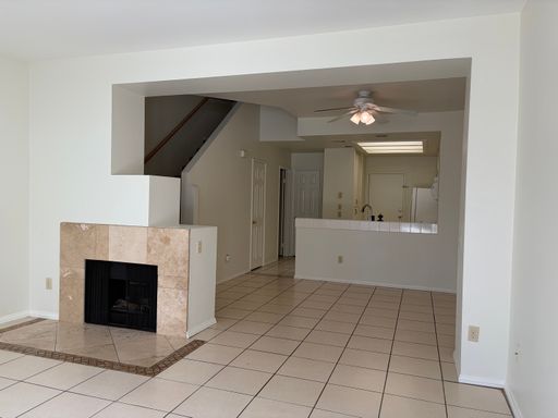Rancho del Mar Townhomes Near the Temecula Mall and Dog Park – photo 1