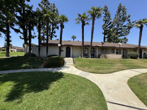 2 bed 1 bath single story townhome for lease in Upland – photo 1