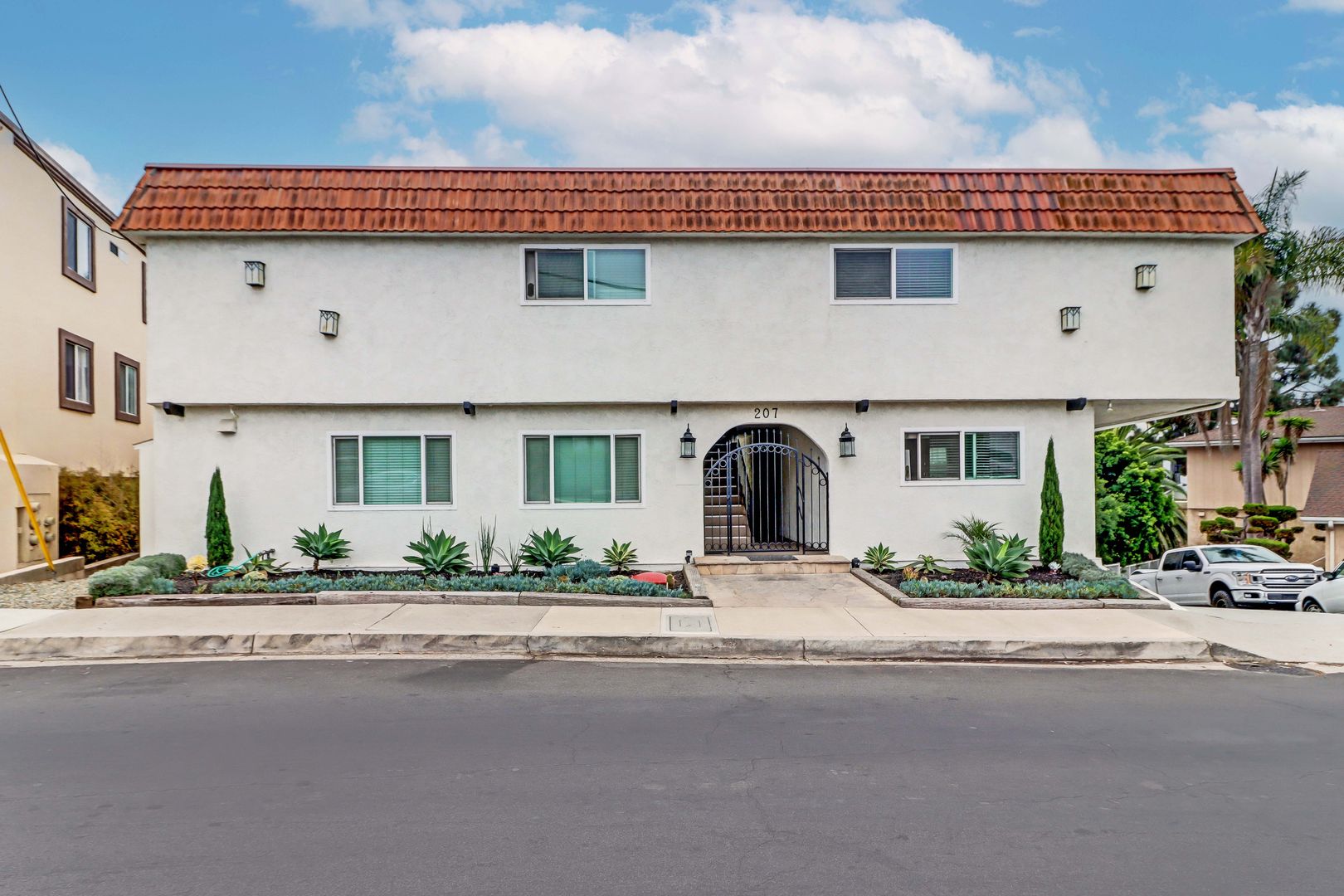 San Clemente Apartment: 207 West Marquita