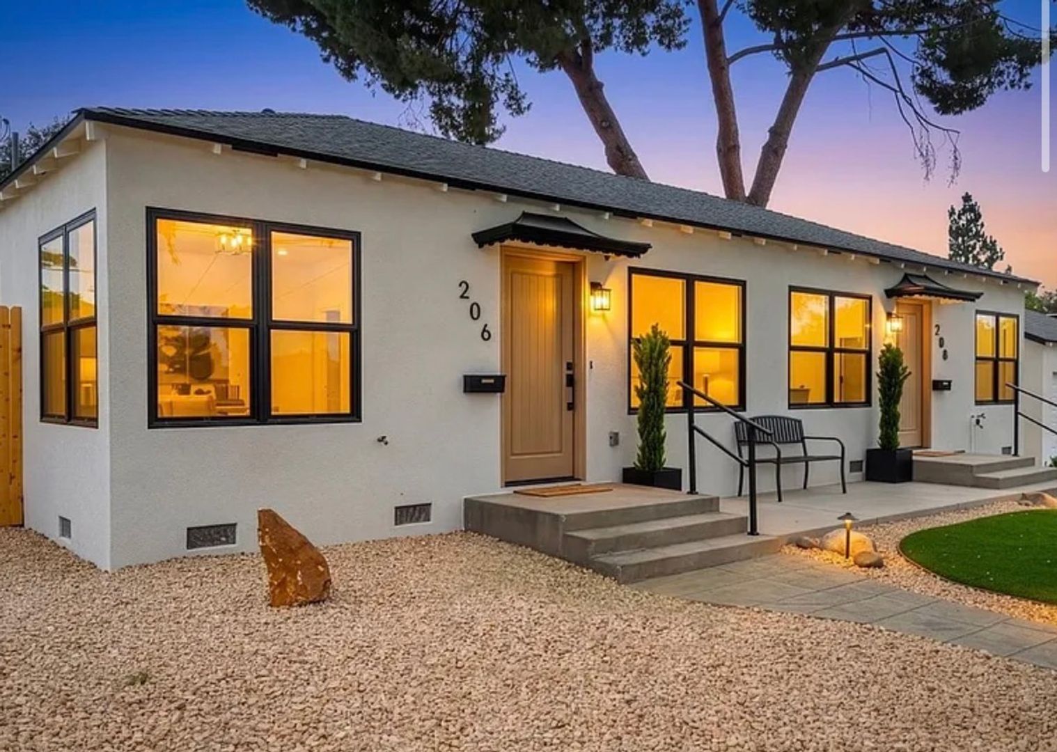 Claremont House: 208 Olive