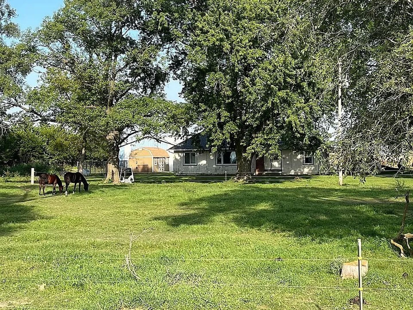 Hamburg House: 3006 250th Avenue